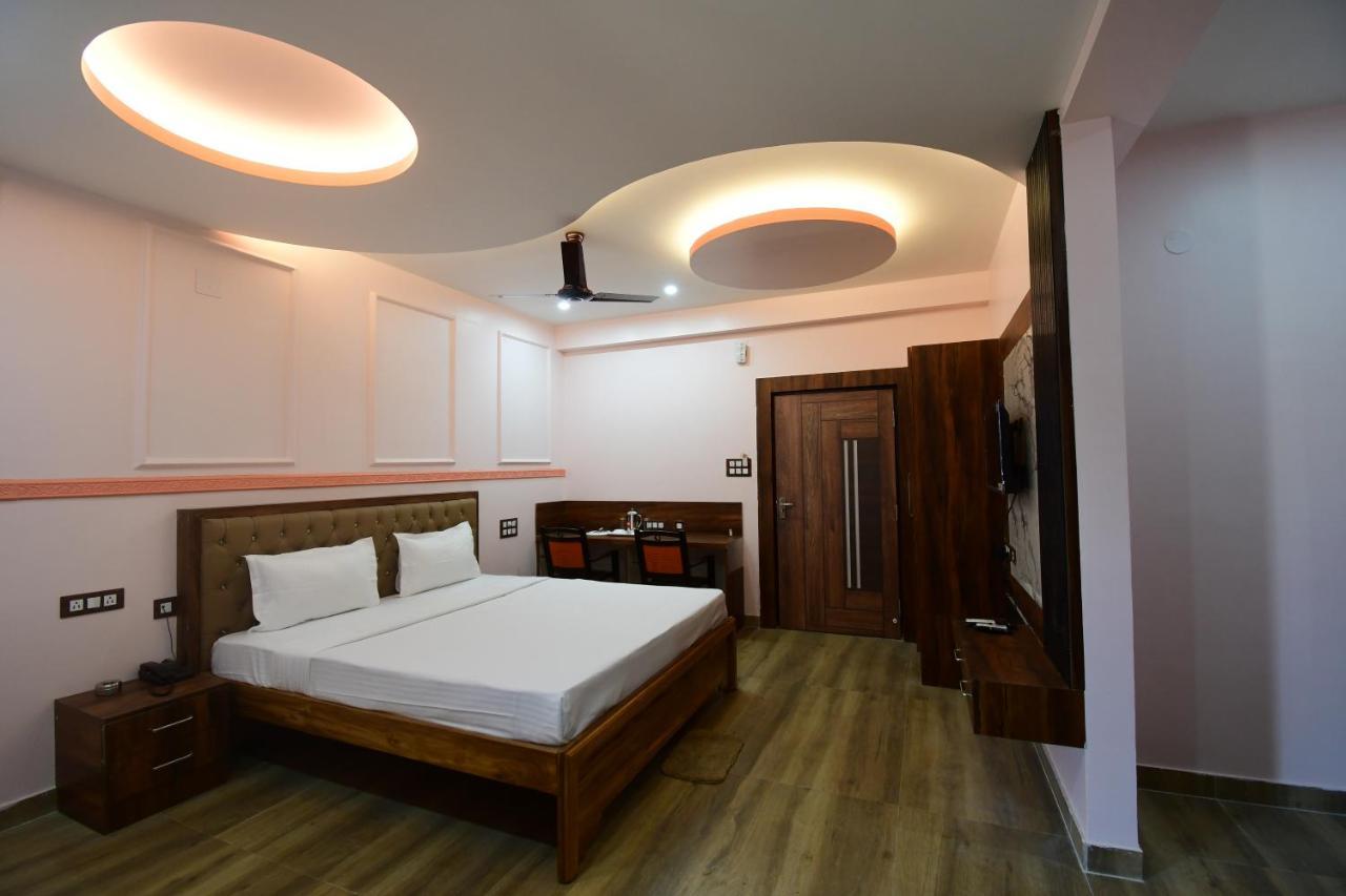 Hotel Sushree International ブバネーシュワル エクステリア 写真
