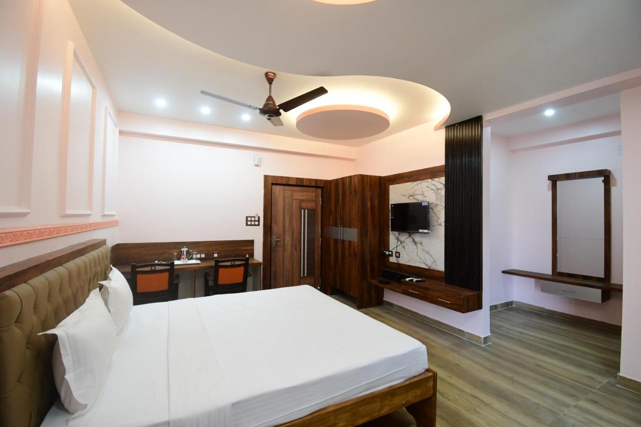 Hotel Sushree International ブバネーシュワル エクステリア 写真