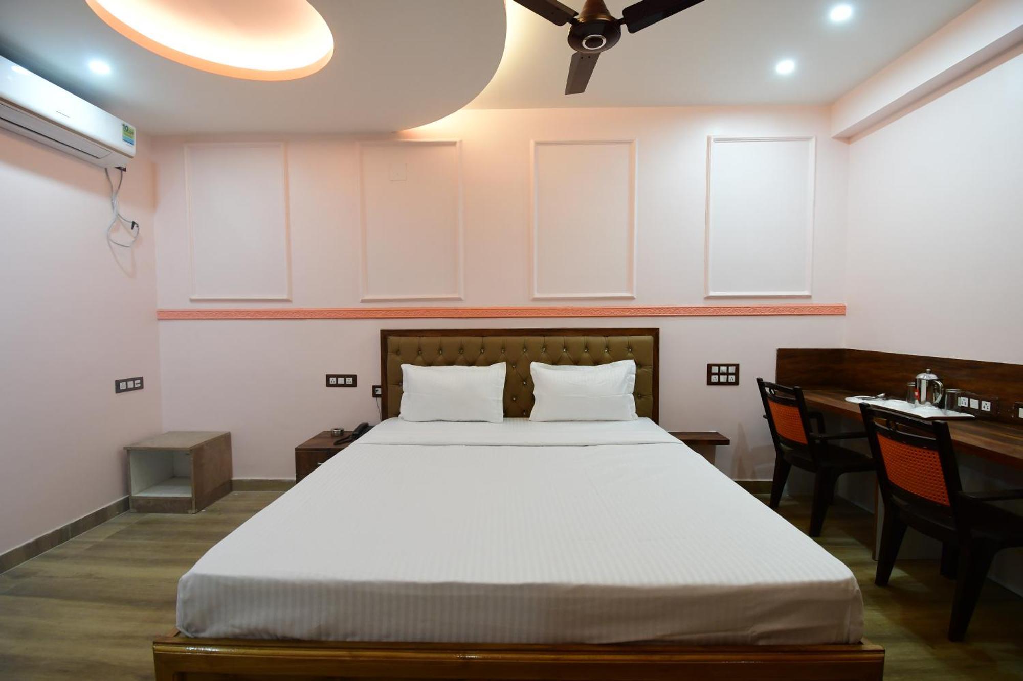 Hotel Sushree International ブバネーシュワル エクステリア 写真